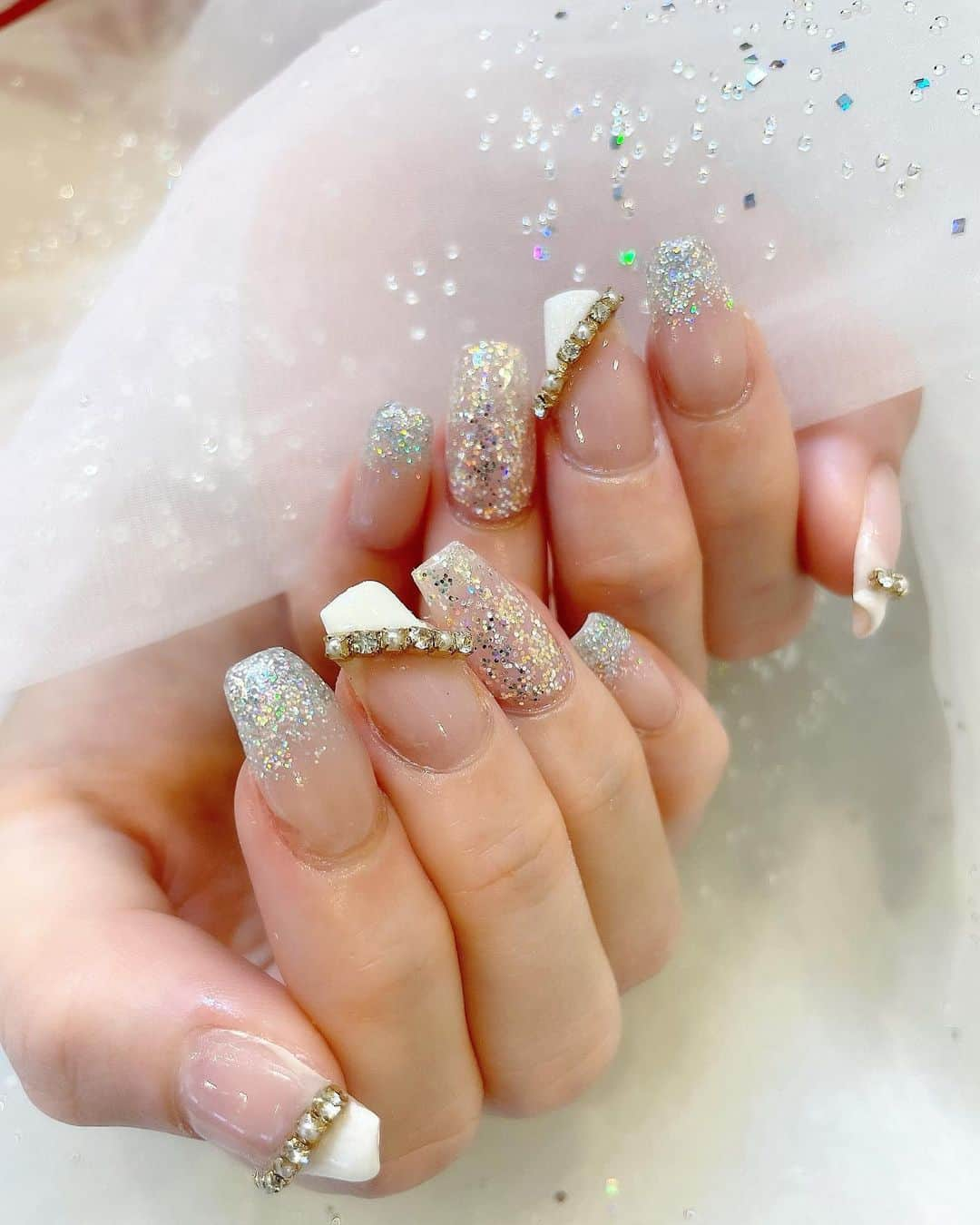 伊東亜梨沙さんのインスタグラム写真 - (伊東亜梨沙Instagram)「newnail♡  @elnailsalon で💅 毎月の楽しみの1つでもある✨ ネイル可愛いと機嫌良くなる単純さ🥺 . . #nail #ネイル #elnail #エルネイル #ネイルデザイン」4月3日 19時46分 - arisa__917m