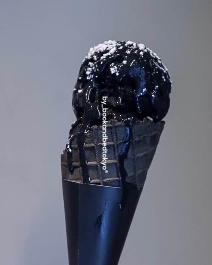 BOOK AND BED TOKYOのインスタグラム：「" BLACK ICECREAM " ㅤㅤㅤㅤㅤㅤㅤㅤㅤㅤㅤㅤㅤ 明日 4月4日 から販売再開致します。 ㅤㅤㅤㅤㅤㅤㅤㅤㅤㅤㅤㅤㅤ 夏季限定としておりましたが、 アイスクリームのお問合せを有難い事に多数頂いた為、 少し早めに販売開始とさせていただきます。 ㅤㅤㅤㅤㅤㅤㅤㅤㅤㅤㅤㅤㅤ 新宿店 , 心斎橋店 共に販売開始となります。 ㅤㅤㅤㅤㅤㅤㅤㅤㅤㅤㅤㅤㅤ 是非ご賞味ください！ 皆様のご来店をお待ちしております。 ㅤㅤㅤㅤㅤㅤㅤㅤㅤㅤㅤㅤㅤ ㅤㅤㅤㅤㅤㅤㅤㅤㅤㅤㅤㅤㅤ #bookandbedtokyo  #bookandbedtokyoshinjuku  #bookandbedtokyoshinsaibashi  #black #blackicecream」