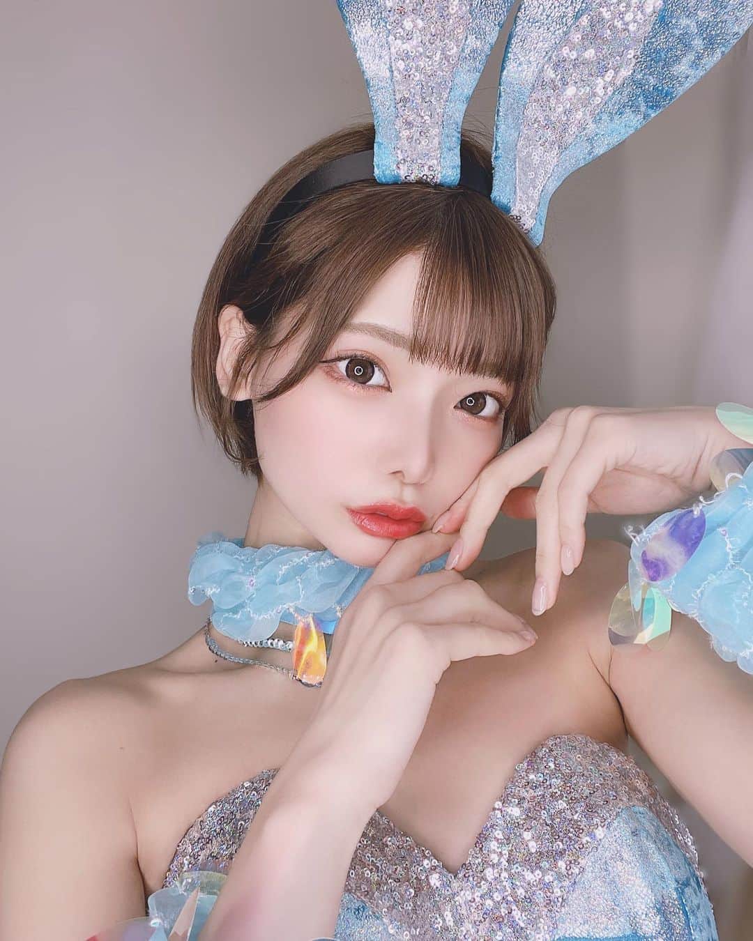 のインスタグラム：「#aclinic の永江先生 @aclinic_nagae にスマイルリップやってから1週間経ったよ～💄✨  · 人中短く見えてめちゃくちゃ写真映えする嬉しい～☺️ · 同じ悩みの人ぜひ受けてみてね～ · · · · · バニー衣装は アトリエダームさんの新作 #ヤバすぎバニー 🐰⛄️❄️🧊 · #スマイルリップ #aクリニック #エークリニック #aclinicデンタル #aclinicdental #デンタルクリニック #審美歯科 #矯正歯科 #リップヒアル #唇ヒアルロン酸 #口角ボトックス #M字リップ #Cカールリップ  #アヒル口 #リップ #リップグロス #ラシャスリップス #歯科医師 #セラミック永江 #永江章人」