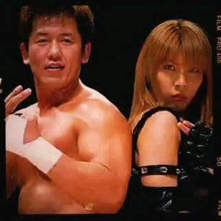 金本浩二のインスタグラム：「女子の選手と初めて組んだ 大向選手！ ママになった後にも戦った 女子プロレスラー大向選手」