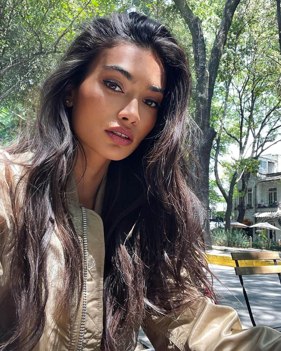 ケリー・ゲイルのインスタグラム：「Swipe for ☕️😋」