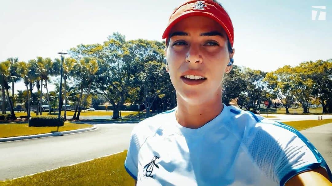 アイラ・トムリャノビッチのインスタグラム：「Come along with @ajlatom as she prepares for the clay court swing on the latest episode of #MyTennisLife.」