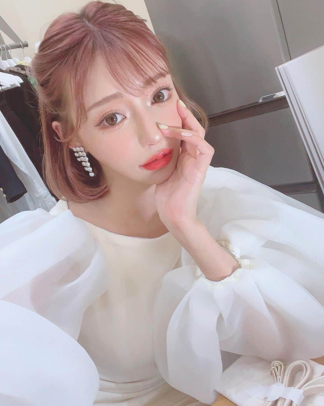 明日花キララさんのインスタグラム写真 - (明日花キララInstagram)「@kisshada_official のおかげで お肌がトーンアップしました🫰🏻🤍」4月4日 9時39分 - asukakiraran