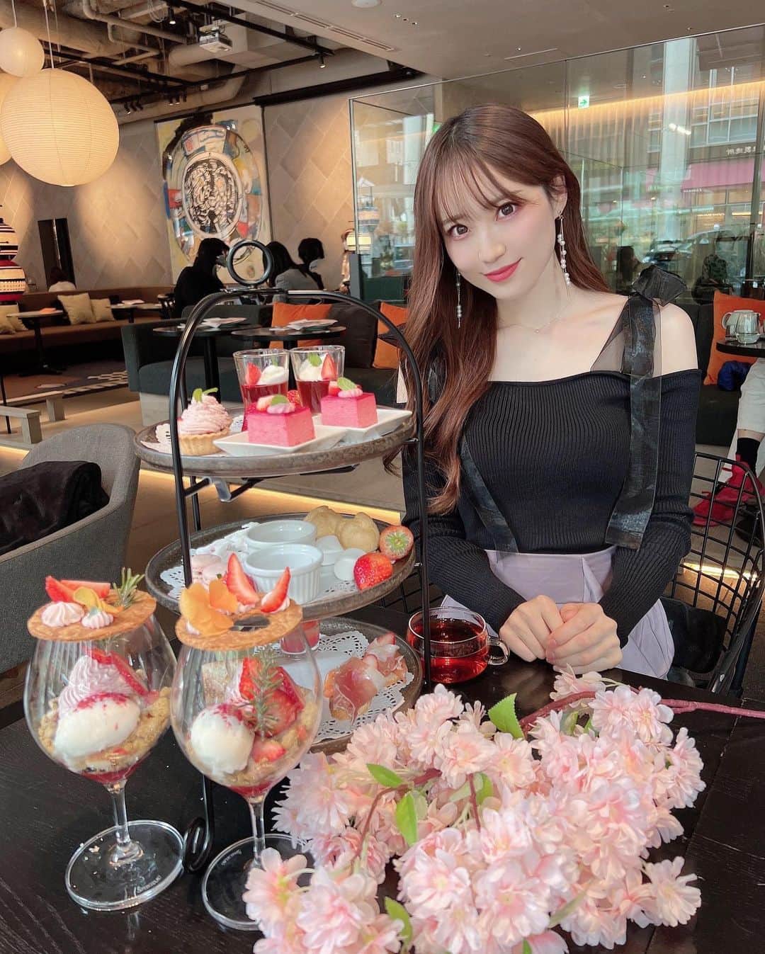 小越しほみのグルメインスタ