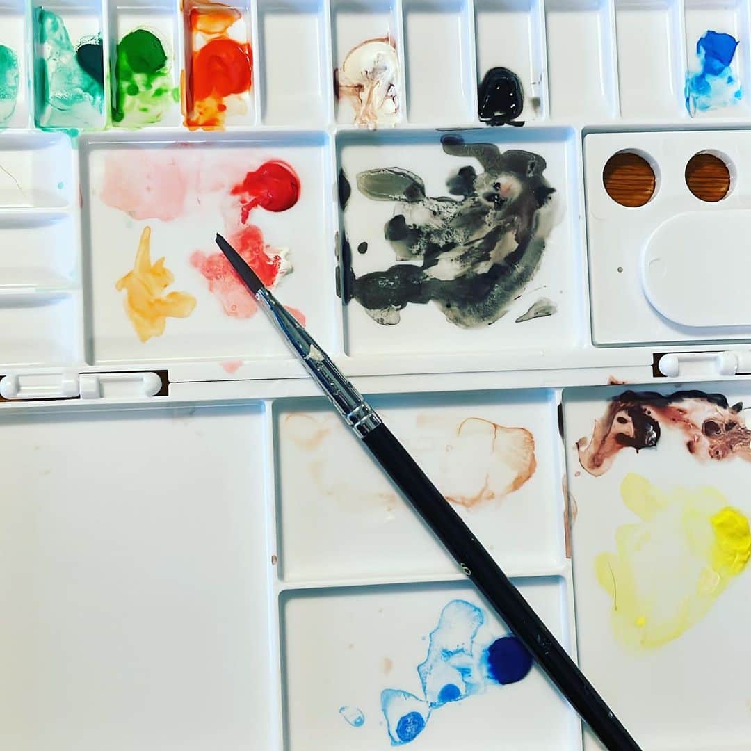 熊木杏里のインスタグラム：「👩‍🎨  (フォーラムの、グッズ製作中🗒)」