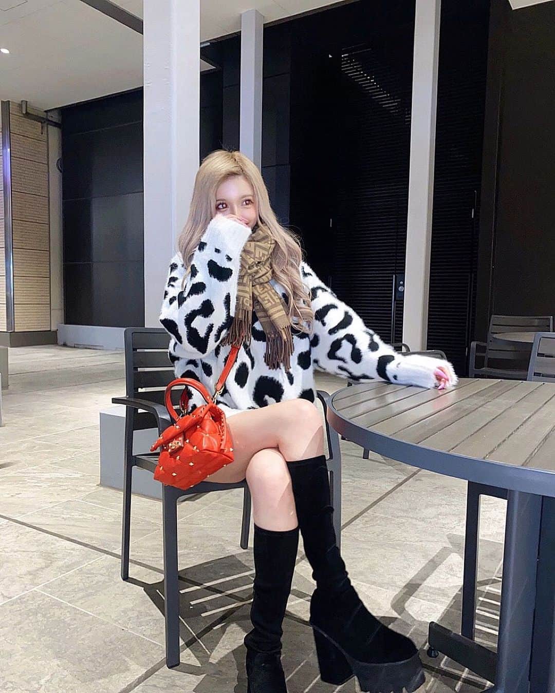 アンジェリカのインスタグラム：「𝐈 𝐰𝐞𝐧𝐭 𝐭𝐨 𝐬𝐞𝐞 𝐭𝐡𝐞 𝐦𝐨𝐯𝐢𝐞𝐬 𝐲𝐞𝐬𝐭𝐞𝐫𝐝𝐚𝐲.📽🎞💕🌸 ━―━―━━―━―━━―━―━━ 𝐒𝐢𝐧𝐠 𝟐💗🦁🐒🐨🦔 . . ﾁｮｰよかった♡またみたい笑 . . コーデはタグみてね🍊 ━─━─━─━─━─━─━─━─」