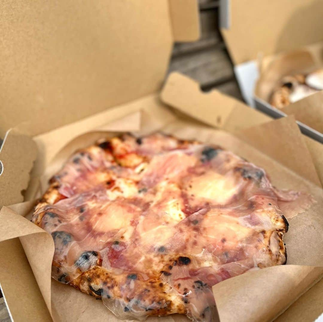 吉川ちかさんのインスタグラム写真 - (吉川ちかInstagram)「こないだ桜新町にある PIZZA MAFIA TOKYOへ🍕 お気に入りのピザ屋さん☺️💕  本格的な薪窯ピザを堪能できる イタリアンレストランだよ🥺💓  マッシュルームとビスマルク マスカルポーネにしたよ🤌💕 この二つ推せますw  とにかく生地も美味しいし 一番好きなピザ屋さんです！  #ピザ#ピザ屋#桜新町グルメ#桜新町#pizzamafia#ピザマフィアトウキョウ#pizzamafiatokyo」4月5日 2時08分 - yoshikawachika_1116