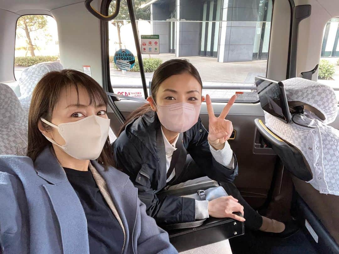 のインスタグラム：「🚕  大好きな矢田さーーーん🫰💕 ( @akiko_yada ) タクシーでどこに向かうのか ドラマで確認してね🫡  『警視庁強行犯係 樋口顕』 #暁鐘　 4月4日の今夜8時から！ テレビ東京にて✨  #強行犯係樋口顕  #暁鐘　 #テレビ東京」