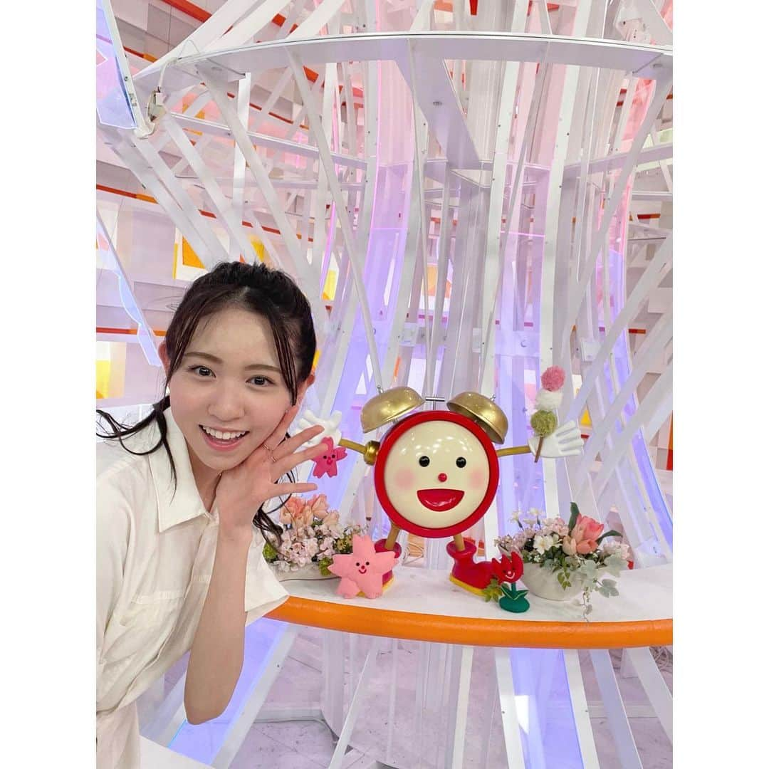 入江美沙希さんのインスタグラム写真 - (入江美沙希Instagram)「めざましテレビ「イマドキ」のコーナー 初出演させて頂きました！  本番前本当に本当に緊張していて震えが止まらなかったです...笑  これからイマドキガールとして皆さんに元気を届けられるよう頑張りたいと思います。  朝早くから生放送を見て下さった方、めざましテレビを見て私の事を知っていいね、フォローを下さった方有難うございます。 これからよろしくお願いします⏰！  追記 : 写真を一緒に撮って頂きました とっても嬉しいです😳  #めざましテレビ #イマドキ #イマドキガール #Seventeen #セブンティーン #ロング #06 #06년생 #jk #jk1  #スターダストプロモーション #BREAKTIMEGIRLS #BtG #入江美沙希」4月4日 18時47分 - irie_misaki_official