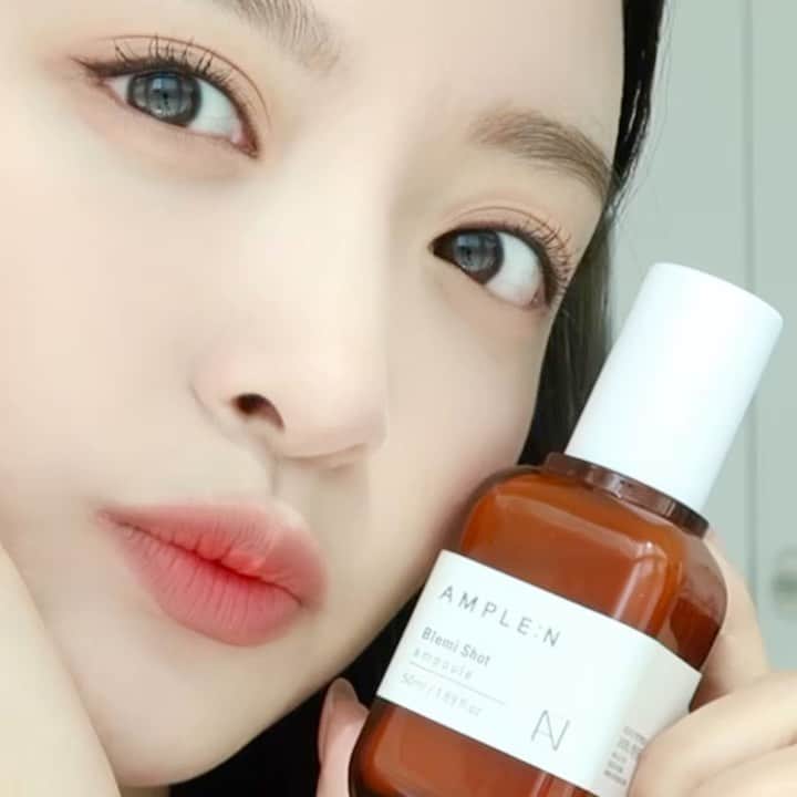 ᴅᴏᴜʙʟᴇsᴏᴜᴘのインスタグラム：「#광고 요즘 얼굴이 환해 보이는 이유? 앰플엔의 블레미샷 앰플을 꾸준히 사용하고 있어요. 저랑 같이 사용해보시고 찐후기 남겨주실 기미, 잡티가 고민이신 보습님들 댓글 남겨주세요!  〰️💖참여방법💖〰️   ✔️추첨 인원 : 앰플엔 블레미샷 앰플 30명 ✔️이벤트 참여 방법: 댓글에 #블레미샷앰플 사용해보고 싶은 이유를 달아주세요!  ✔️ 신청 기간 : 22년 4월 4일 (월) ~ 4월 10(일) 자정 종료 ✔️ 당첨자 발표 : 22년 4월 11일 (월)에 총 30명을 선정하여 앰플엔 공식 계정(@amplen_official_kr)으로 당첨자 분들께 DM을 보내드릴 예정입니다.  #이벤트 #스킨케어이벤트 #체험단이벤트」