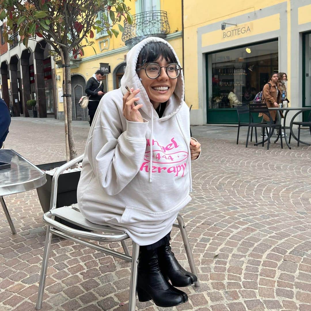 Janice Griffithのインスタグラム：「international sex icon living」