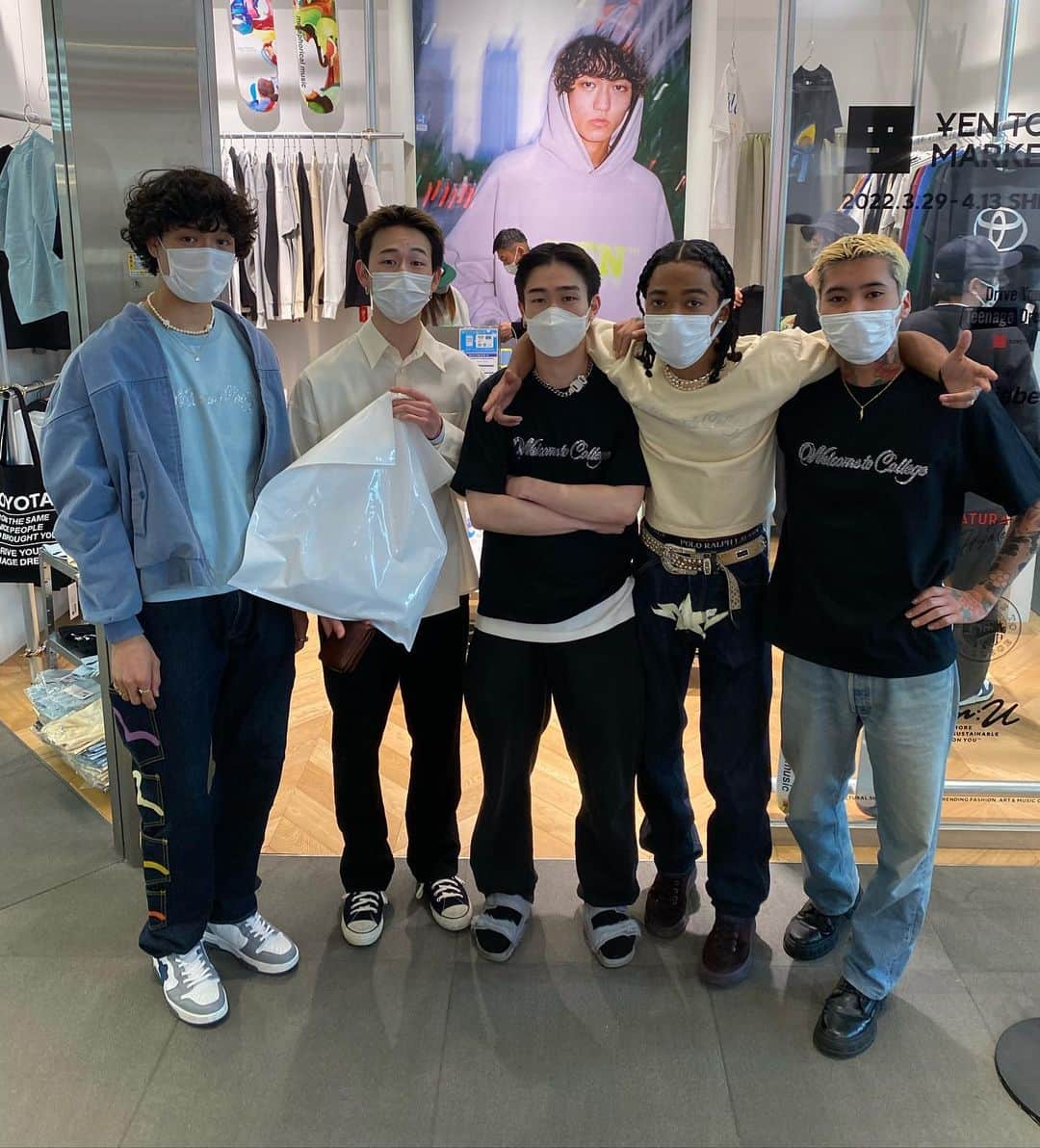 seidaiさんのインスタグラム写真 - (seidaiInstagram)「Thank you all for your support!  今回ポップアップストアに足を運んでくれた皆さん本当にありがとうございました！来れなかった人もメッセージをくれてありがとう！😊 関係者、そしてサポートしてもらってる皆には感謝してもしきれません。  これまでお世話になった方々や、僕の事を知って来ていただいた方、応援してくれてる方、沢山の方々に会う事ができ、愛に溢れ、幸せな時間をみんなと共有でき、パワーをもらえました。違う形ではありますが僕なりの恩返しができたかなって思います！  これから更にZ世代と言われる僕らが同世代にもっとポジティブに影響を与え、リスペクトし合い、日本のエンターテイメントを盛り上げていきましょう🤝✨  そして引き続き渋谷パルコにて今回キャンペーンモデルをやらせていただいたYentownさんのポップアップが 4月13日まであるので是非足をお運びください！」4月4日 20時27分 - ____seidai