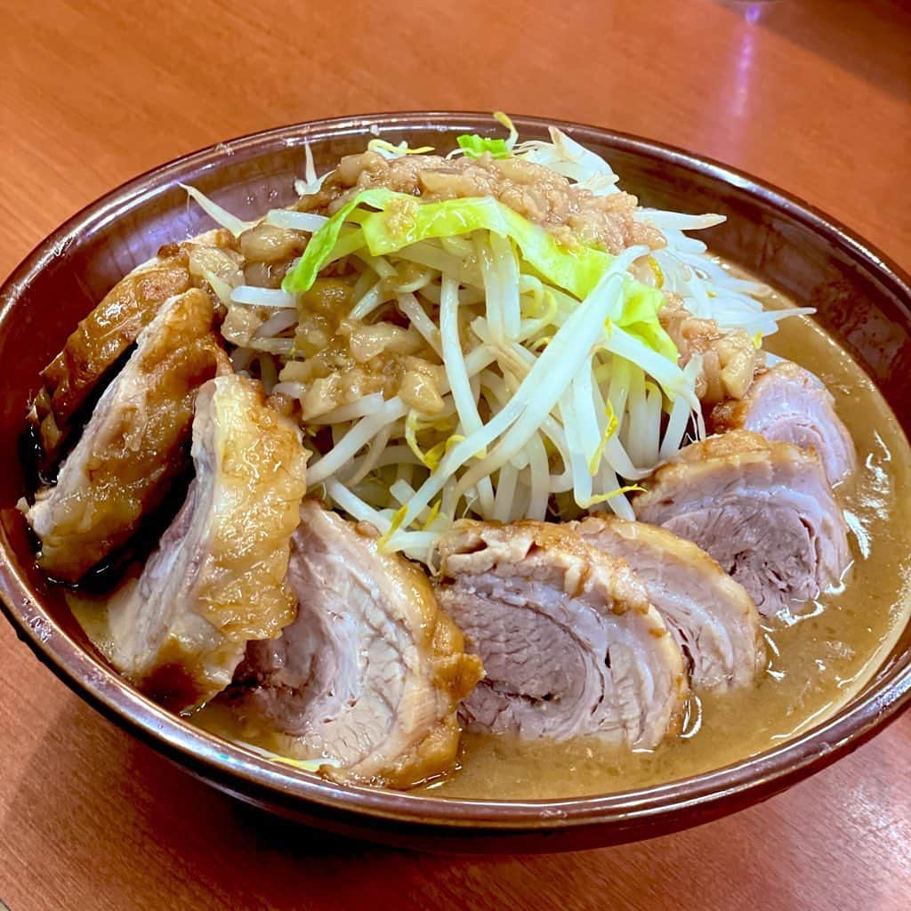 ますぶちさちよさんのインスタグラム写真 - (ますぶちさちよInstagram)「美味かったなあ🤤  #ラーメン　#二郎系ラーメン #ラーメン豚山　#3kgラーメン　#神コスパ　#ラーメン豚山大塚店」4月4日 21時26分 - sachiyomasubuchi___