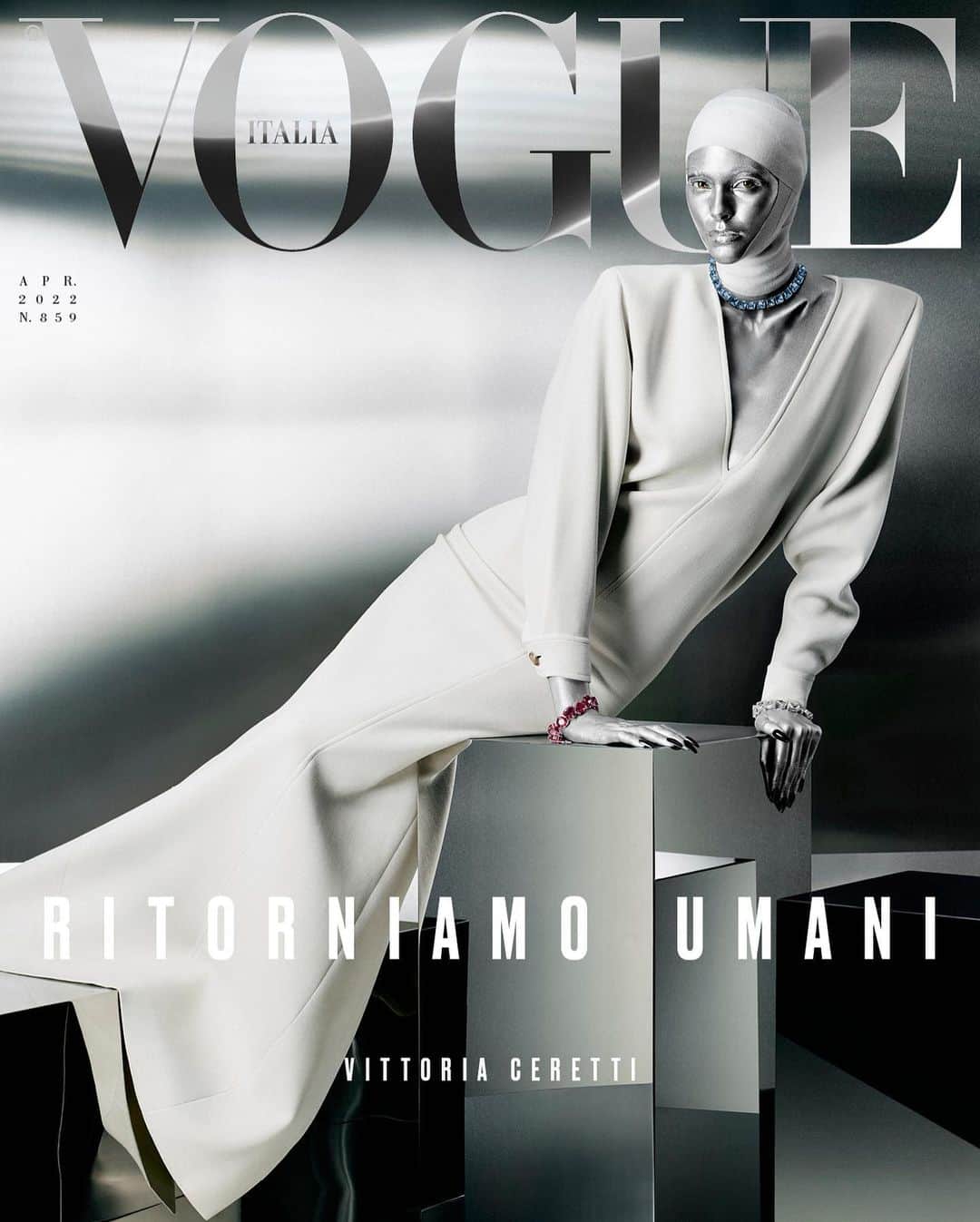 ヴィットリア・チェレッティさんのインスタグラム写真 - (ヴィットリア・チェレッティInstagram)「Top model @vittoria stars on the cover of #VogueItalia’s April issue, wearing #SaintLaurent by @anthonyvaccarello and @swarovski jewelry, photographed by @rafaelpavarotti and styled by @ibkamara in an unprecedented and visionary interpretation of her image. A perfect muse who entrusted herself fearlessly to the lens of @vogueitalia.   RITORNIAMO UMANI. “In this universe full of paradoxes and contradictions, we believe that the best human being is always the one who asks himself questions.’’ writes @franragazzi. And Rafael Pavarotti does precisely this by encouraging a reflection on humanity through these striking photographs which speak of an extraordinary kinship, connected and disconnected at the same time: HUMANITY, TECHNOLOGY, NATURE. In a powerful letter accompanying the images, @rafaelpavarotti_ writes: ‘’Climate, environmental and technological changes make us go even deeper, plunging into the urgency of rethinking our actions and reactions. The consequences that have already come and those that are yet to come. What is man's connection with nature? How grand is our interdependence? How much of the evolving technology will make us evolve also as individuals, as a society? What is the interconnectivity of the whole? How can we become more aware?’’   Read the full letter at the link in bio. Find out more on our April Issue, on newsstands from tomorrow.  Full credits:    Photographer: Rafael Pavarotti @rafaelpavarotti_  Styling: Ib Kamara @ibkamara  Talent: Vittoria Ceretti @vittoria @elitemodelworld  Hairstylist: Benjamin Muller @benjaminmullerhair @maworldgroup  Make Up Artist: Chiao Li Hsu @chiaolihsu @clmagency  Nail Artist: Anaïs Cordevant @anaiscordevantnailartist @saint_germain_agency  Production Design by Mary Howard @mhs_artists Floral Styling by Thyrse @pinkstudio  Styling assistants: Felix Paradza, Mark Mutyambizi, Cari Lima @felixparadza @makanak_a  Modiste: Carole Savaton @carolesavaton  Production: Brachfeld @brachfeld_    Head of Content: @franragazzi  Vogue Global Creative Director: @juanCP」4月4日 22時00分 - vittoria