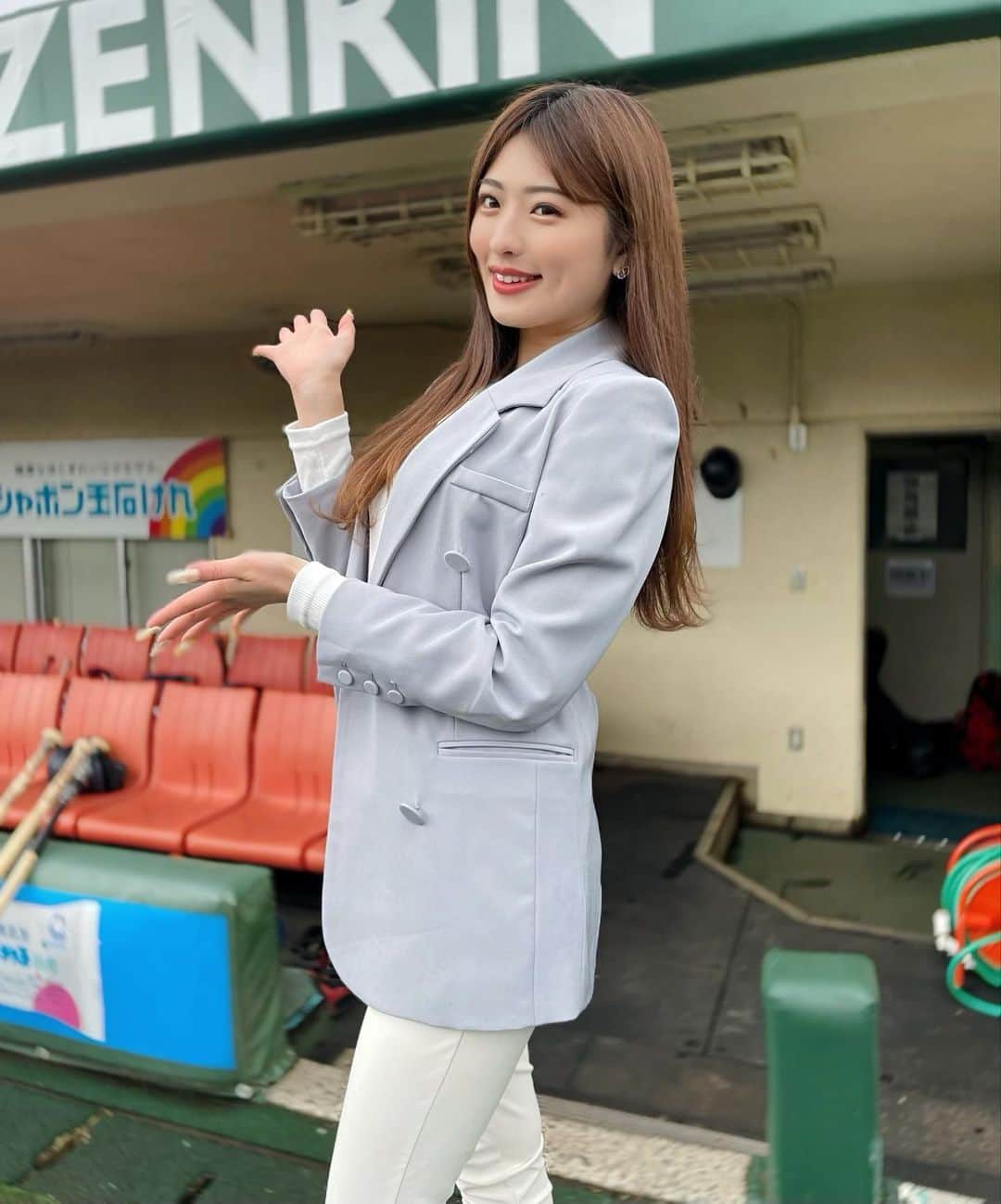 MIYABIのインスタグラム：「ヒカリレンタTV⭐️ 夢しか叶わない💕 福岡北九州フェニックス_前半⚾️  今回は、ヒカリレンタTVでちあきさんと初のMCをしてます😊  選手の皆様、西岡剛監督、井口社長、丁寧にインタビュー受けて頂き、ありがとうございました🙏  北九州がとっても好きになりました💕  心に響くコメントが、たっぷりなので是非チェックしてね🐣 コメントも待ってるよぉ💕  https://youtu.be/KhHzgi6X5OI  #北九州フェニックス  #ヒカリレンタtv」