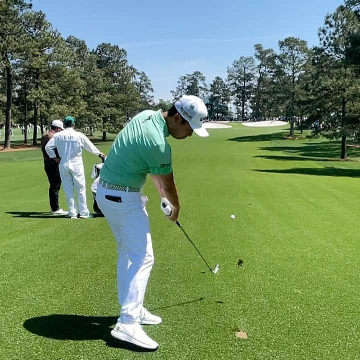 ケビン・ナのインスタグラム：「fore? @themasters course is looking pure! 👌🏼」