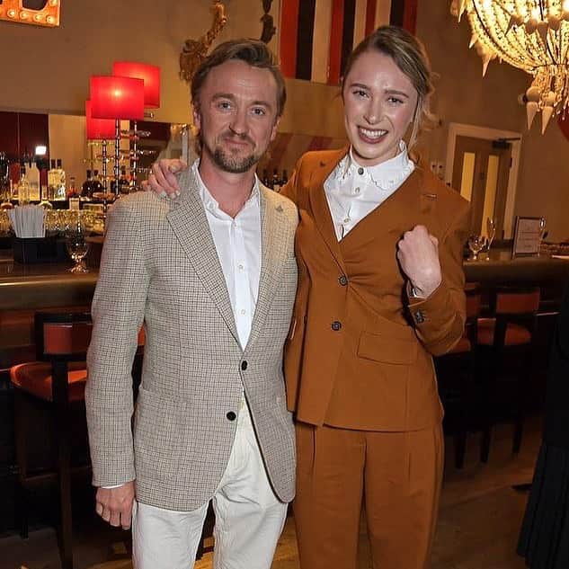 トム・フェルトンのインスタグラム：「New partner in crime @lizzie_annis  Thank you @criticscircletheatreawards for having us x」