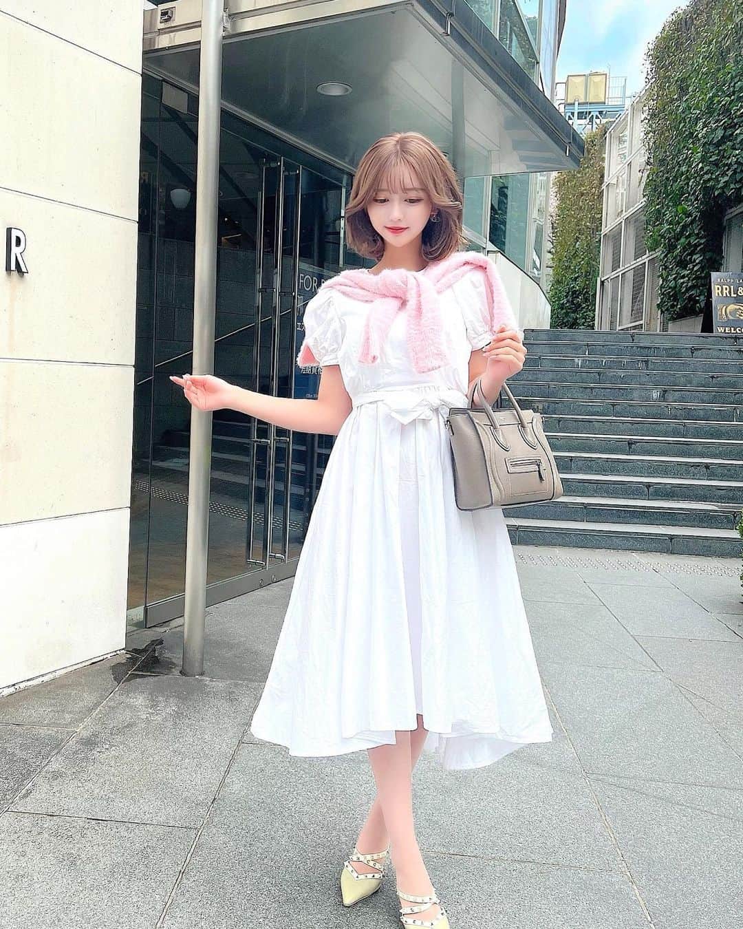 伊上あやさんのインスタグラム写真 伊上あやinstagram 今日はワンピースの日 大人っぽくねっ ワンピースコーデ 春 ワンピース 春コーデ 春服 表参道 韓国ボブ ボブヘアアレンジ ボブヘア ファッション好きな人と繋がりたい 4月5日 19時43分 O