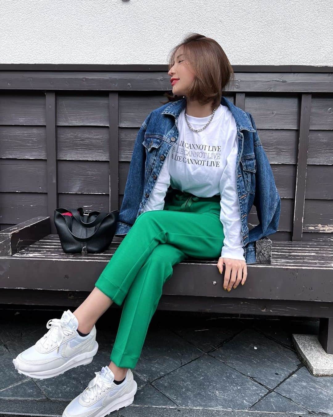石原彩香さんのインスタグラム写真 石原彩香instagram この時の服装問い合わせ 多かったけど全身これしかないw Outer Zara Tops 韓国サイト 忘れた Pants Birthdaybashshop Sneaker Sacai Nike カバンの置き方適当すぎてわらうw そしてここはトイレ前w