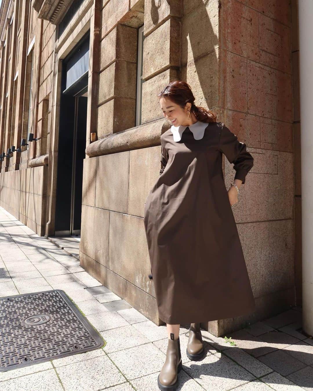 Mai Wakimizuのインスタグラム：「今の時期のリアルコーデはこんな感じでショートブーツ合わせ♡お昼間はアウターなしで過ごせる暖かさ！シャツワンピがちょうど良い季節大好き♡街並みと色合いが見事に完璧でした＼(^o^)／ dress:#linkable @linkable_official(今週7日まで予約販売中) #wakkinstyle#ootd#coordinate」