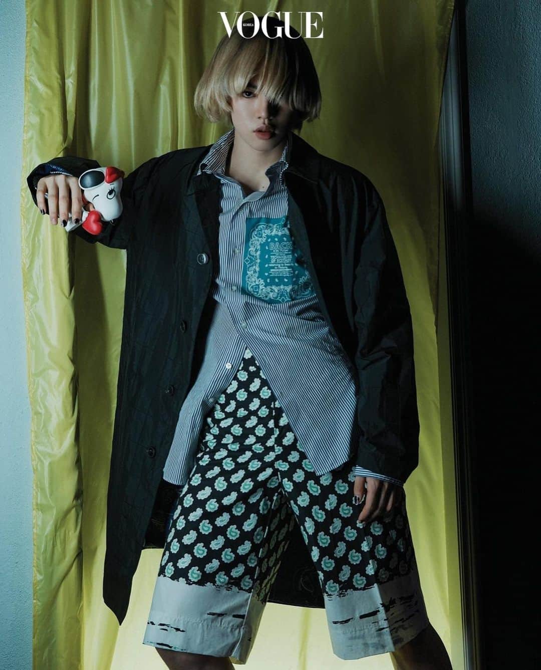 チャ・ジュンファンのインスタグラム：「VOGUE👱🏻‍♂️💅🏻」