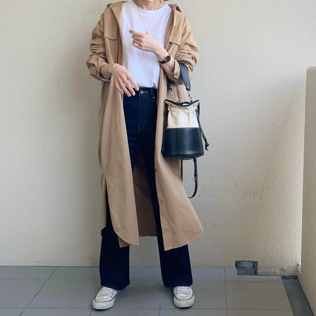 sayasu__さんのインスタグラム写真 - (sayasu__Instagram)「2022.4.5 ・ 👧🏻が 先月の半ばごろから 目がかゆいって言ってかくんやけど もしや花粉症なのか…🙄 違うと思いたい😇 親2人とも花粉症じゃないのにな…  denim…#uniqlo#ユニクロ#フレアハイライズジーンズ sneaker…#converse#コンバース bag…@dolce._official inner…#gu#ジーユー　※過去のもの shirt…#zara#ザラ　※過去のもの  アイテム詳細はトップページのPARTEから飛べます✨」4月5日 18時38分 - sayasu__
