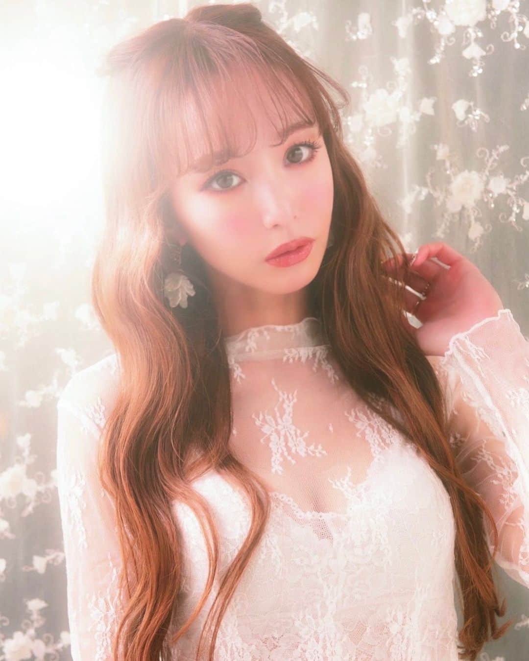 のインスタグラム：「⁡ ⁡ ⁡ 🌸🌸🌸✨ ⁡ ⁡ ⁡ #武田静加#姉ageha#姉アゲハ #専属モデル#モデル#model#雑誌#生き方#beauty #ビューティ誌#2022年#4月号」
