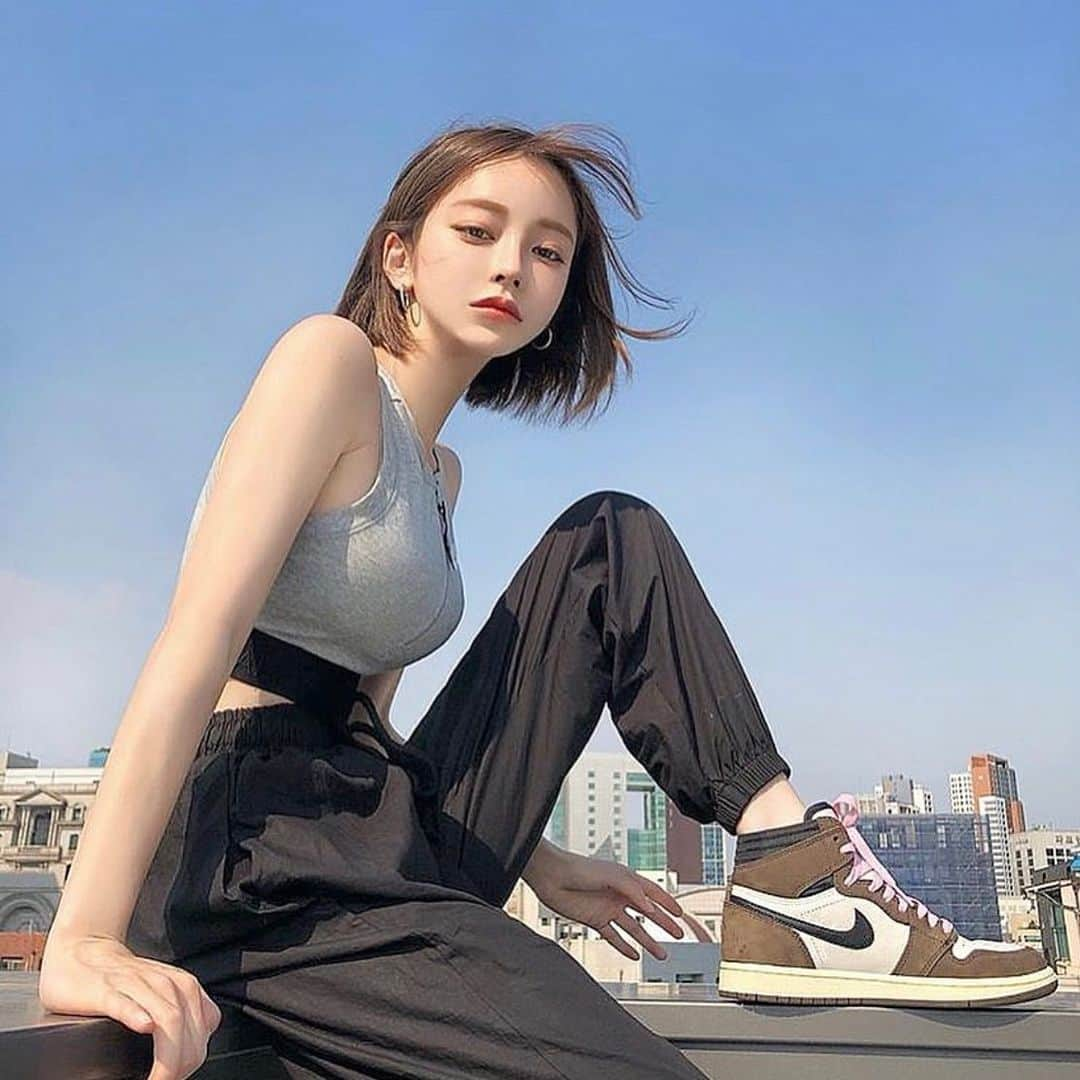 星來さんのインスタグラム写真 - (星來Instagram)「外国美女×NIKE。 #外国 #美女 #nike #青空 #いいね返し #インスタ映え #instagood #instalike #f4f #l4l #likeforlikes #likeforfollow #いいねした人全員フォローする #お洒落さんと繋がりたい #美男美女と繋がりたい」3月12日 19時40分 - sxensen