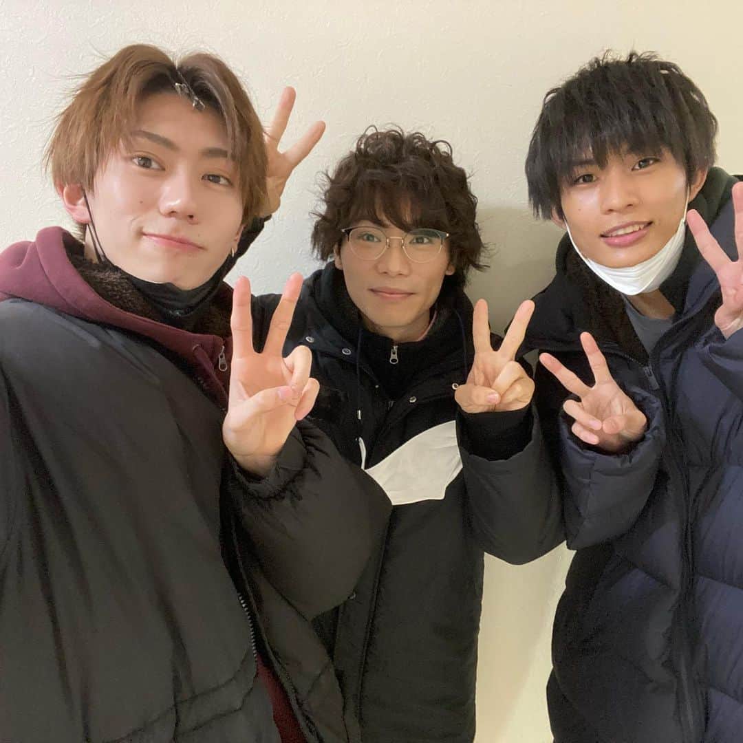 樋口晃平のインスタグラム：「明日、午前9時30分 「暴太郎戦隊ドンブラザーズ」 ドン二話！  桃井タロウの初変身は見られるのか！  真一は何者なのか。 明日は一緒にリアタイしましょう！  #暴太郎戦隊ドンブラザーズ  #ドンブラザーズ」