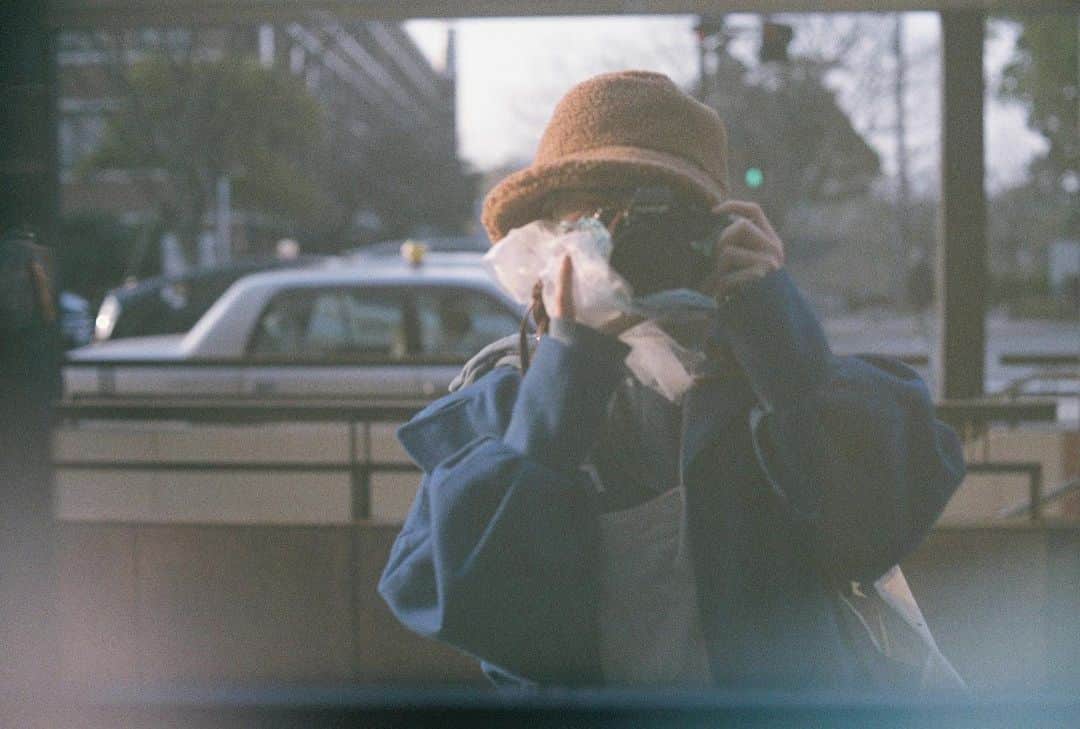 豊永阿紀さんのインスタグラム写真 - (豊永阿紀Instagram)「次の冬までおあずけ #1047camera #selfportrait #yashicagolden80s」3月12日 20時06分 - aki_t_official