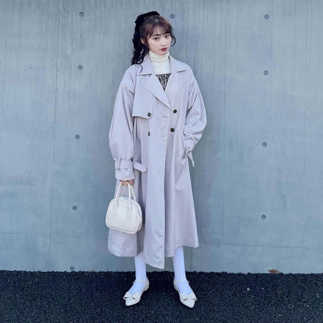 河﨑莉奈さんのインスタグラム写真 - (河﨑莉奈Instagram)「春服着れる季節も楽しみ🐩🎀  形も丈感も可愛くてお気に入り🤍🧥  @raycassin_onlinestore   3/13(日)までアウターフェア実施中〰️  #トレンチコート #春アウター #raycassin #春コーデ #春服 #pr  @raycassin_online」3月12日 20時57分 - rinya5588