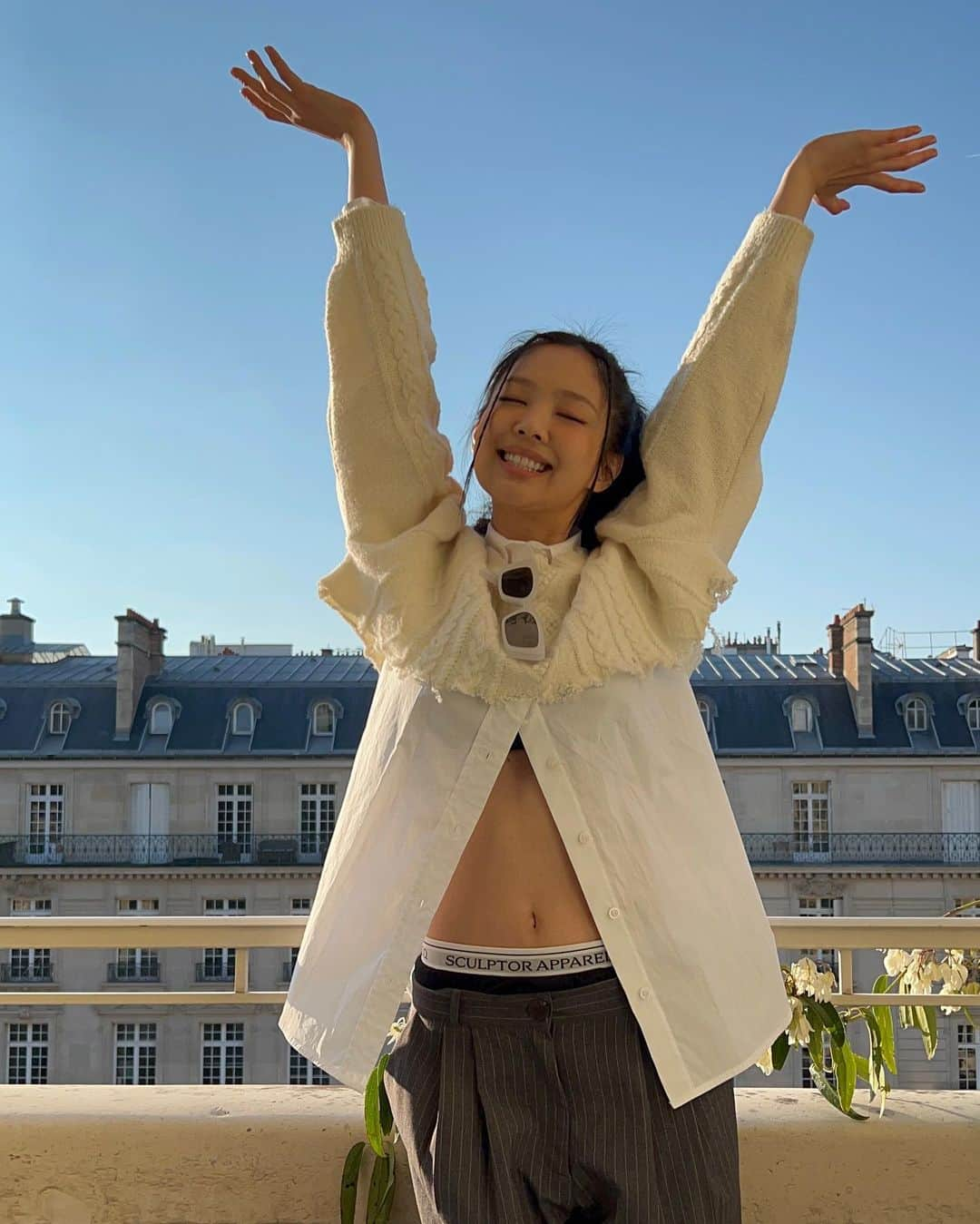 ジェニーさんのインスタグラム写真 - (ジェニーInstagram)「Thank you for having me paris 🤍 Au revoir!」3月12日 21時17分 - jennierubyjane