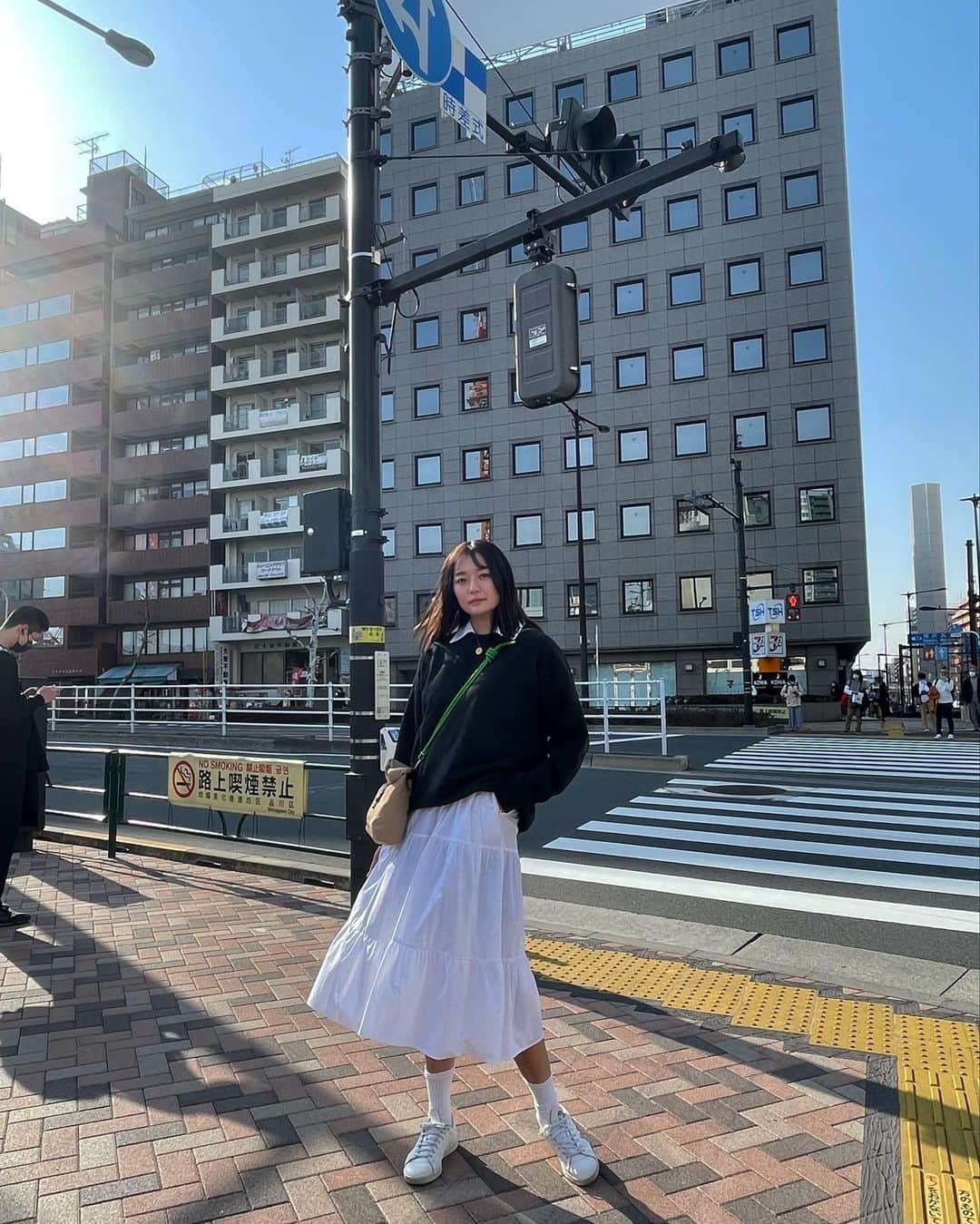 のインスタグラム：「Spring in Tokyo!🌸 . 前から斜めにかけられる携帯ストラップを @topologie.jp さんのを愛用してて、今回は新作でバッグが出たとのことで💕 色合いも自分の好きなものからカスタムできて、私はこの組み合わせ😆🔥 ストラップはバッグにも，携帯斜めがけにも使えるらしく嬉しい〜🥰 またクーポンが出てるからよかったらみなさん使ってください🕊 ---------------------- @topologie.jp  #wares #topologie #waressystem #gifted  10%OFF クーポンコード 「yuikoyyy-10」 有効期限 2022/4/25 まで ---------------------- #fashion#japanese#tokyo#spring」