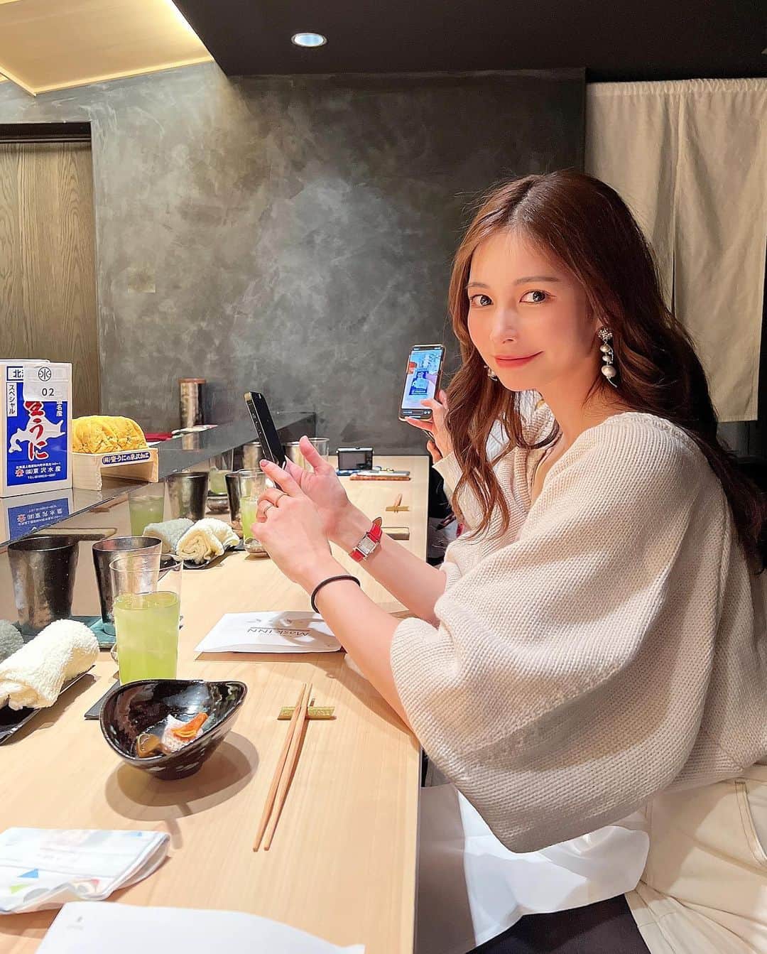 のインスタグラム：「え、本当に美味しかった…ため息😮‍💨 また行きたいお寿司屋さん🍣 鮨あじゅう田🍣　@ajuuta  新規開拓してこんな感動したの久しぶり！笑  グルメ親友夫婦と🍣結婚式お疲れ様会❤️ またゆっくりご飯行きたい！！！  ・ ・ ・ ・ ・ ・ ・ ・ ・ ・ ・ ・ ・ ・ ・ ・ #あじゅう田#お鮨#鮨#鮨あじゅう田#お寿司#寿司#江戸前寿司#うに#雲丹#すし#グルメ女子#東京グルメ#東京鮨#東京ランチ#鮨スタグラム#和食#日本食#親友#まぐろ#食べ歩き#ママコーデ#ママファッション#ママライフ#子育てママ#グルメ好きな人と繋がりたい#渋谷グルメ#渋谷ランチ#foodiegram#sushi#shibuya」