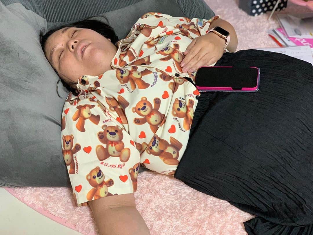のインスタグラム：「眠るちかちゃん #ぼる塾 #田辺さん #可愛い #愛おしい #大好き #ずっと #眺めていたい #どんなあなたも #愛おしいと思う #一緒にいてくれてありがとう #なんてさ #また嫌われちゃうかな」