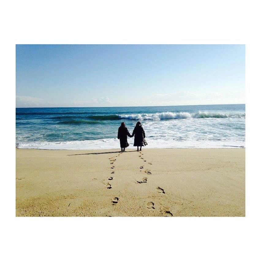 小島梨里杏さんのインスタグラム写真 - (小島梨里杏Instagram)「愛。またいつか。みんなで会おう。」3月13日 2時43分 - r_riria