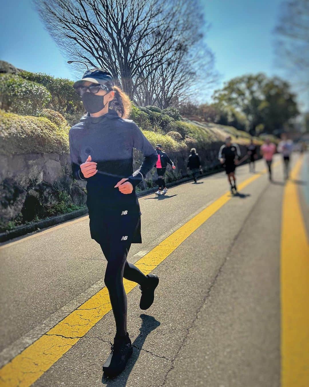 のインスタグラム：「表参道10kmマラソン、エントリー💪 ⁡ #渋谷表参道womansrun #マラソン大会 #2022年3月20日 #ランニング #newbalance #駒沢公園 #萬田久子」