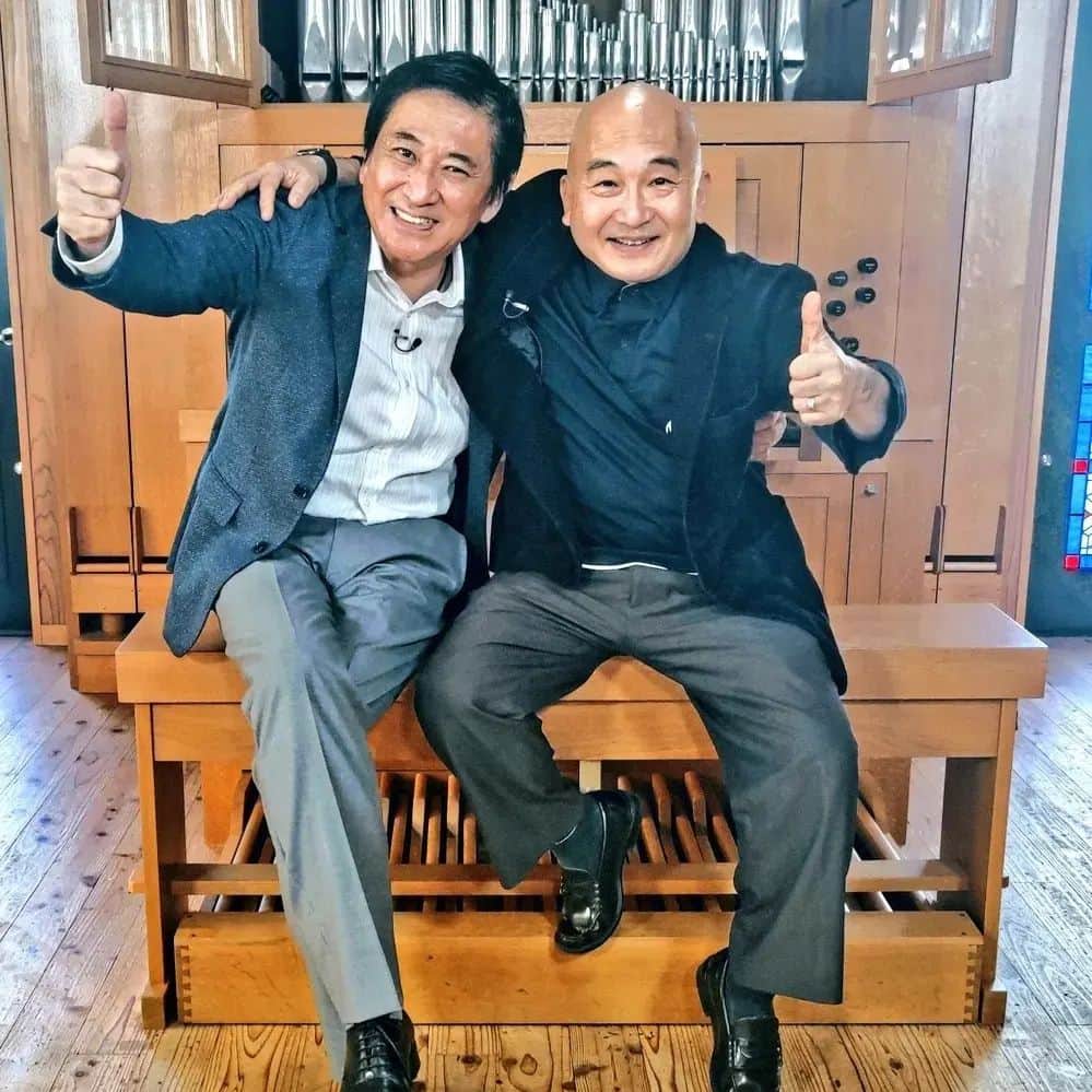 藤岡幸夫のインスタグラム：「エンターザミュージック❗ BSテレ東 毎週土曜朝８時半〜 司会＆指揮 藤岡幸夫 相棒　繁田美貴アナウンサー 　　　角谷暁子アナウンサー 現在放送８年目😀  <ETM４月予定＞ 4/2 アマオケ⑥ 江戸川フィル 4/9 再放送 ブラームス交響曲2番 4/16 遠藤香奈子（The 4 Players Tokyo）ベートーヴェン：弦楽四重奏曲 3＆16番 4/23 梅本貴子・中島悦子／ブルッフ：ClとVlaのための二重協奏曲 4/30 マエストロ対談 広上淳一×藤岡幸夫 Part 1  ＜ETM５月予定＞ 5/7 ベートーヴェン：ピアノ協奏曲第5番「皇帝」（上原彩子） 5/14 マエストロ対談 広上淳一×藤岡幸夫 Part2（ラヴェル：ラ・ヴァルス） 5/21 ラフマニノフ： ピアノ協奏曲3番（横山幸雄） 5/28 東京音楽大学　広上淳一 教授の授業  このアカウントは表アカウントです。 裏アカウントは @sachiofujioka」