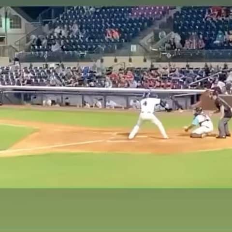 ブランドン・フィリップスのインスタグラム：「Sucka Free Saturday😜 …oh yeah, baseball is back💪🏾 #iAmLegend #TheLifeOfEmil ~B£P🍿」