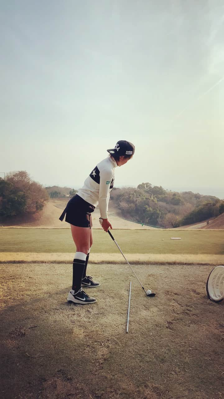 藤本麻子のインスタグラム：「明治安田生命⛳️ . 応援ありがとございました。 悔しさをバネにがんばります❗️ . .  #Obbli #マツモトキヨシ #BITECH #瀬尾デンタル #v12golf #Nike #titleist」