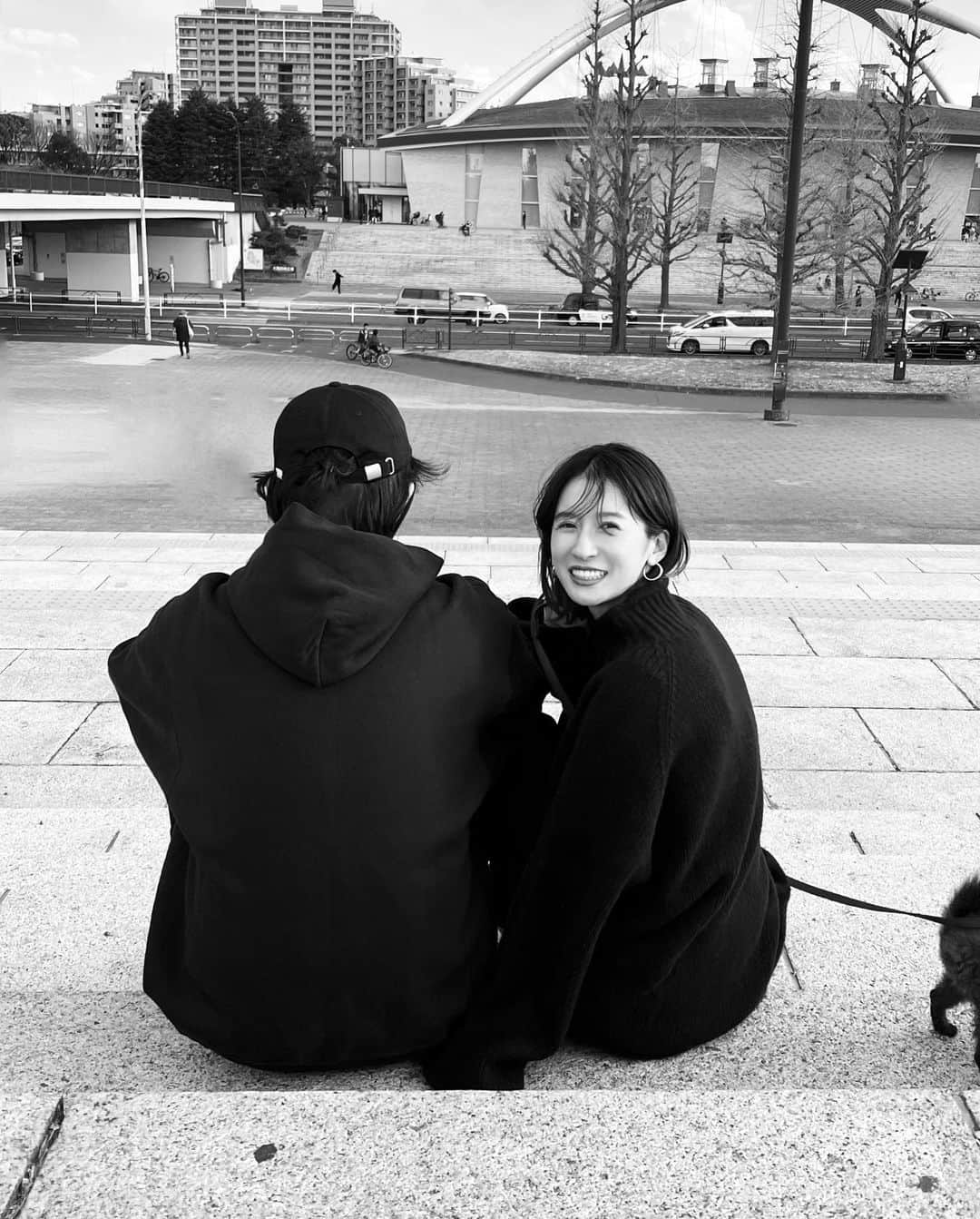 松本恵奈さんのインスタグラム写真 - (松本恵奈Instagram)「みんなで散歩♡暖かくて気持ちいいね⚪️ 「今日の晩御飯何にするー？」って話してたらりここが撮ってくれてました🥰 いい写真◎りここ腕上がったな👧🏻💪🏻  #kuma #散歩」3月13日 11時30分 - ena1123