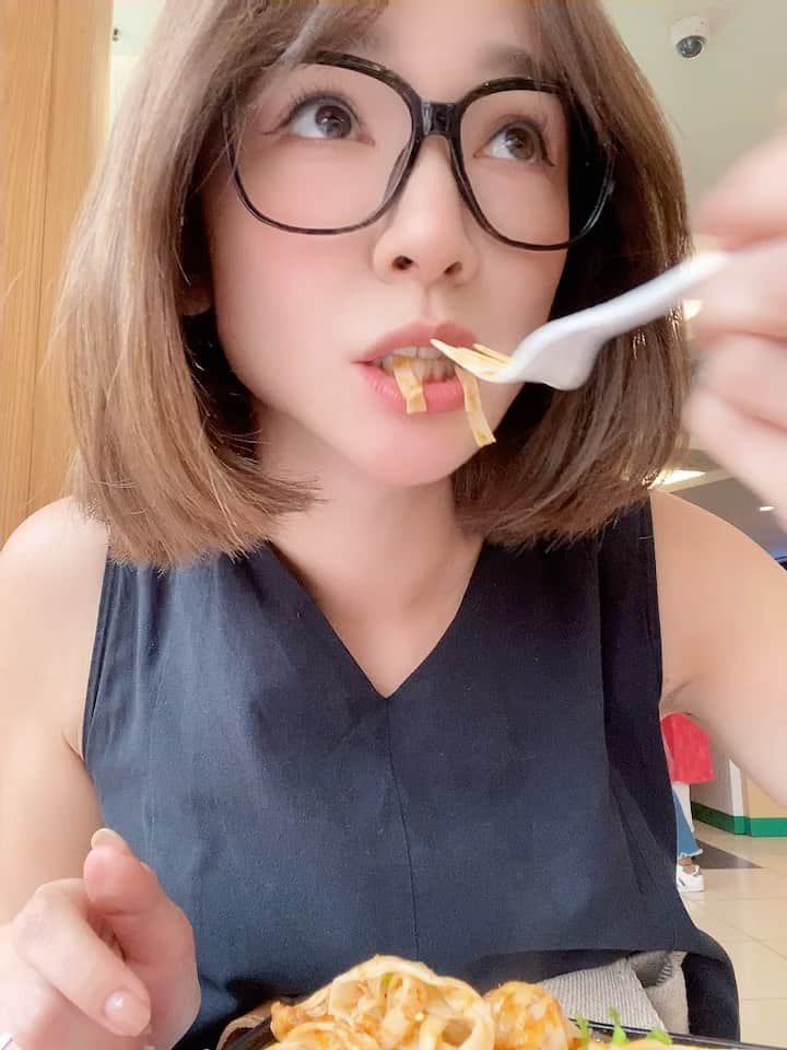 本田麻里絵のインスタグラム：「Mumbai のモール行ったよ✨」