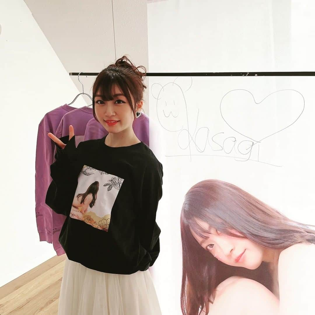 ファンスタープロモーションのインスタグラム：「笠木いちか展🌸始まりました～！  笠木いちか × keisuke yoneda Presents アパレル販売&写真展示会を開催！💕  【笠木いちか展】 3月13日(日)　14：00〜18：00 渋谷区千駄ヶ谷1-28-8 ニュー千駄ヶ谷406 ※入場料2,000円  是非お気軽に遊びにきてください！  #笠木いちか #keisukeyoneda #写真展 #AV女優」