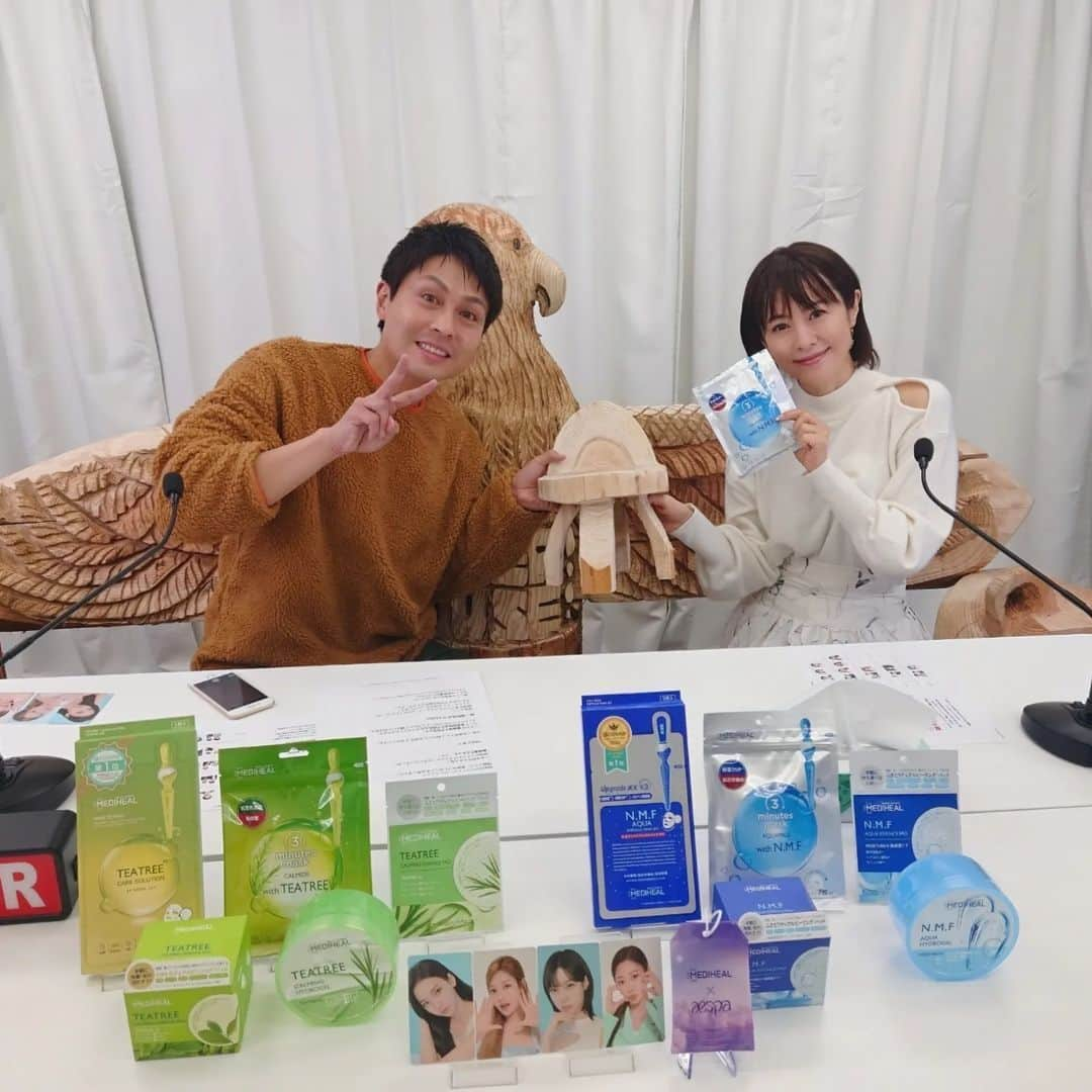 さとう珠緒さんのインスタグラム写真 - (さとう珠緒Instagram)「昨日のliver House TV   久しぶりの寿大さん  一緒にパックまでしちゃいました♪  #寿大聡　さん #パック #liverHouseTV 椅子は #清水国明さんの #お手せい #良い一日を✨」3月13日 15時40分 - tamao_satoh