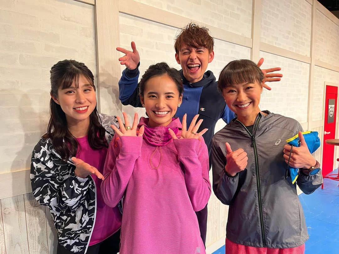 佐野千晃さんのインスタグラム写真 - (佐野千晃Instagram)「⁡ ランスマ倶楽部 ⁡ NHK BS1 17:00〜 ⁡ beyondの回、、、、！！ ⁡ 是非見てほしいと思います！！ ⁡ コメントお待ちしておりますー！！ ⁡ #run #running #marathon #フルマラソン #マラソン #マラソン女子 #人生自由自在 #走る女子 #ファッション #ウェア #楽しく走る #ランニング #ジョギング #ランスマ #ランスマ倶楽部 #beyond」3月13日 16時34分 - sanochiaki810