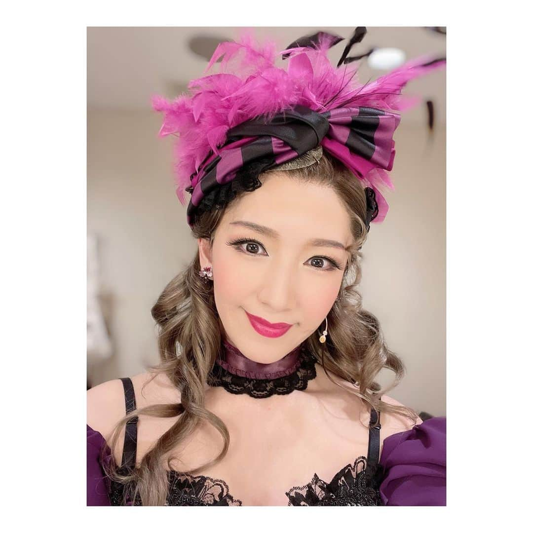 瀬奈じゅんさんのインスタグラム写真 - (瀬奈じゅんInstagram)「⁡ ⁡ 無事、東京公演を完走致しました。 ご観劇下さった皆様、エールを送って下さった皆様、本当にありがとうございました！！ ⁡ 次は大阪……待っててね。 ⁡ とその前に、明日明後日はディナーショーのお稽古。 身体は疲れておりますが、きっと爆笑して疲れも吹っ飛ぶ稽古になる事でしょう……楽しみ笑。 ⁡ ⁡ #カーテンズ #東京千秋楽 #無事完走 #ありがとうございました ‼︎ ⁡ #Seizetheday #爆笑稽古 #振付 #千田真司 #お手柔らかに …笑」3月13日 16時43分 - junsena_official