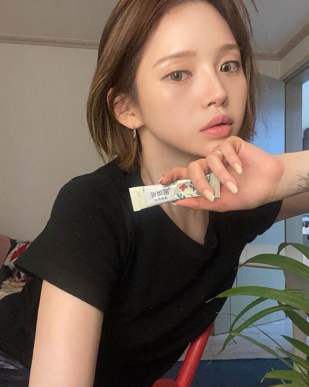 Yoonbitnaのインスタグラム：「#광고 지만, 친한 언니가 추천해줘서 먹어보는데 부담 없고 깔끔해서 좋다👏🏻」