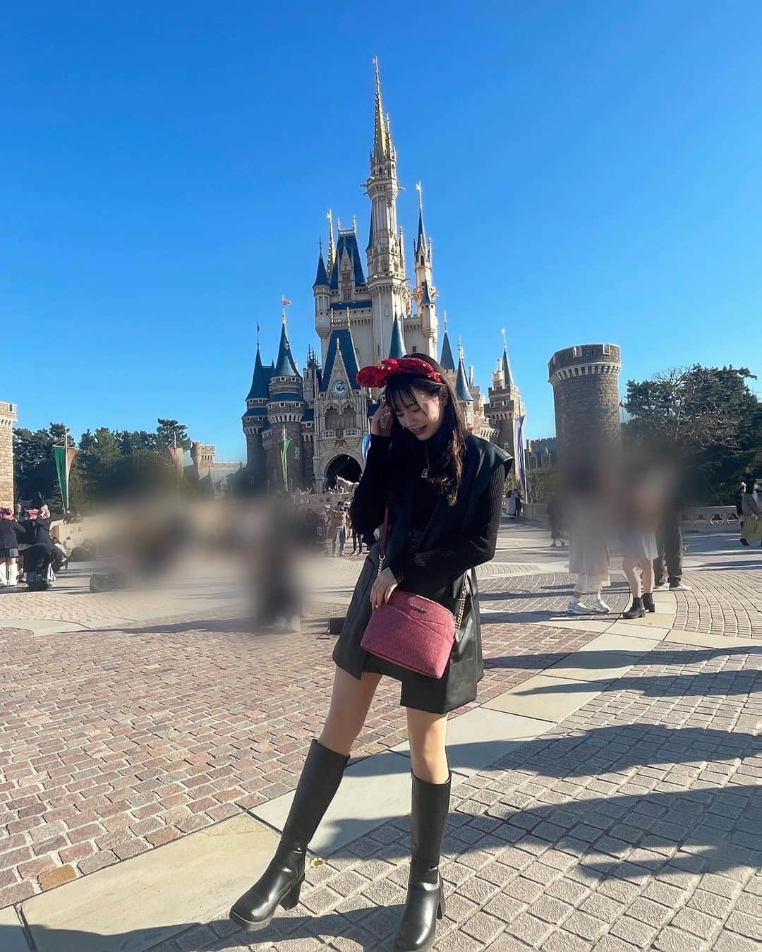 石川涼楓さんのインスタグラム写真 - (石川涼楓Instagram)「先月ですがディズニーへ...🐭🏰  あまり春休みらしいことはできずですが、今日久しぶりに地元のお友達に会って買い物とかもできました☺︎ 明日からまたがんばります☺️  みなさんは春休み何してますか~？  #ディズニー #ディズニーランド #ディズニーコーデ #tokyodisneyland」3月13日 20時32分 - suzuka__0510