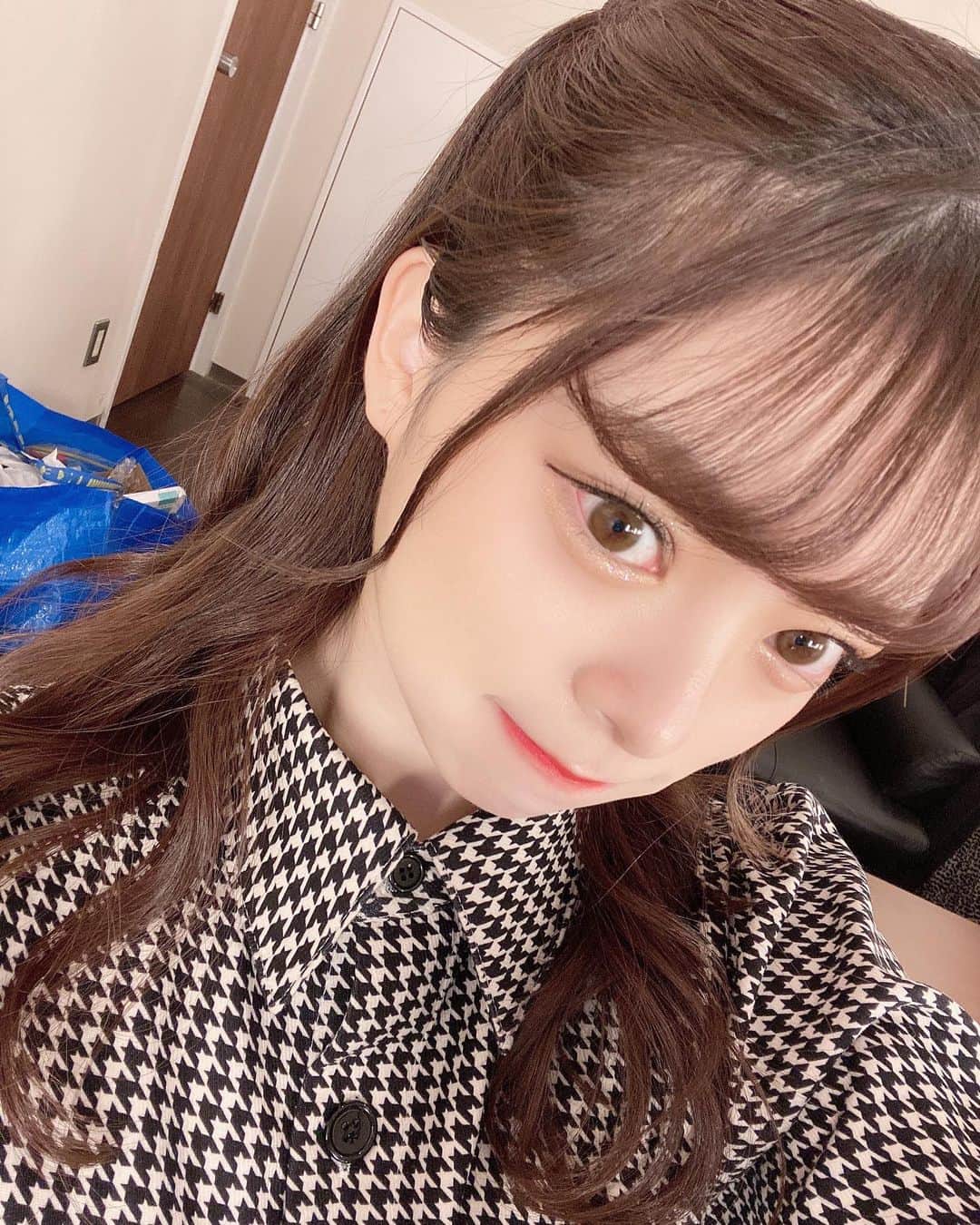 高須賀友香のインスタグラム：「たまにぶりっこしちゃうんだから〜   #アイドル  #ハーフツイン」