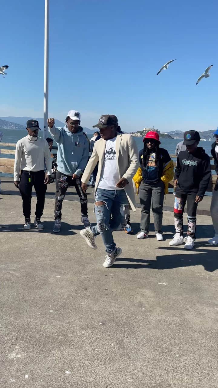 Lil Buckのインスタグラム：「We been getting so LIVE on tour I had to post the full clip. Errrbody Slammed too 🔥🔥🔥🔥🔥🔥🔥🔥🔥🔥🔥🔥 #MemphisJookinTour2022」